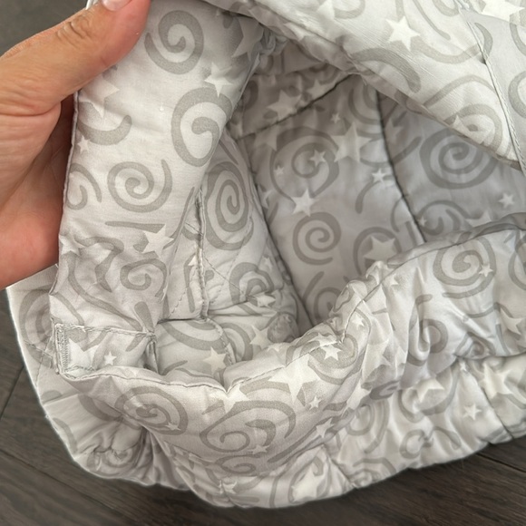 Ergobaby Carrier infant insert - Picture 4 of 4